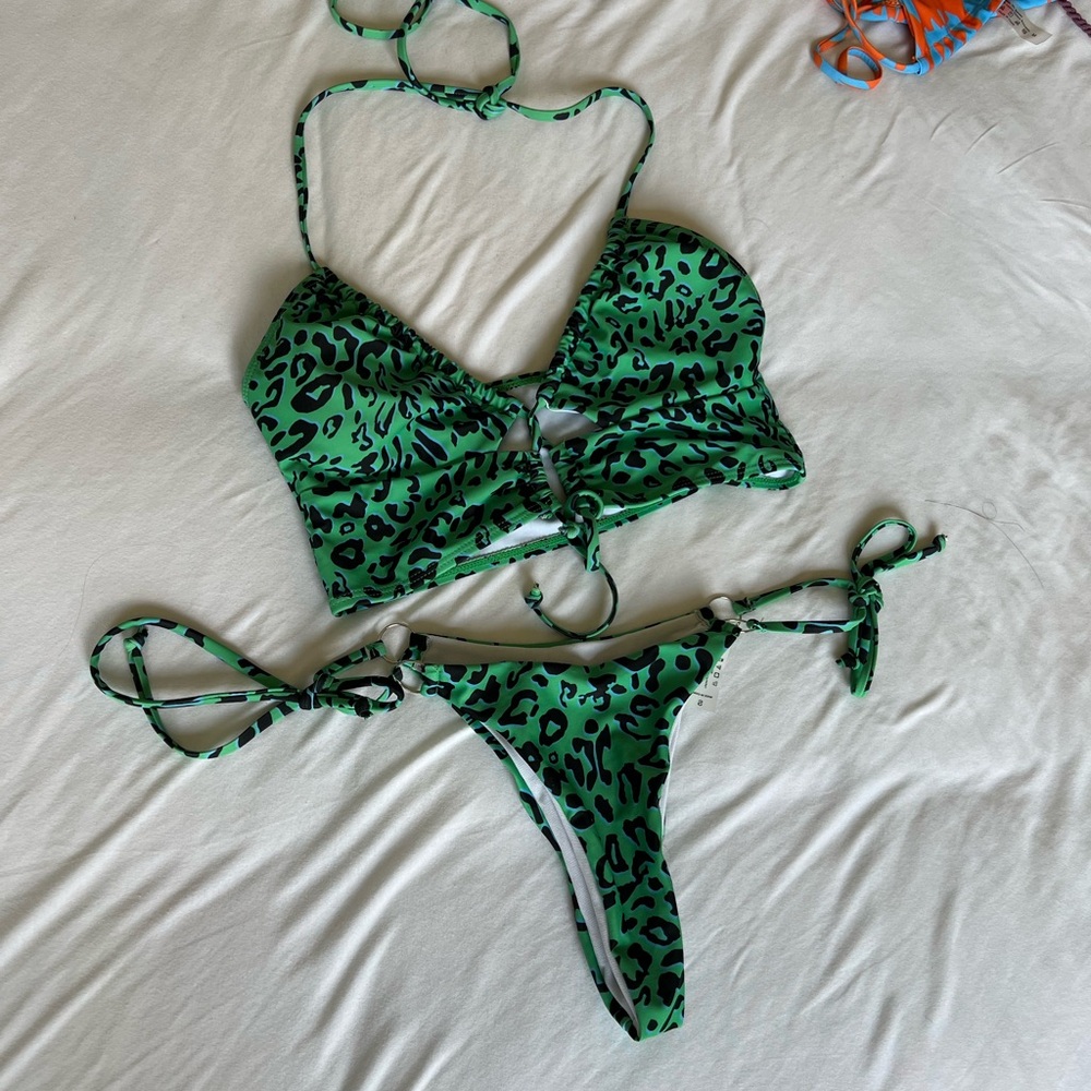 Bikini Set - Picture 4 of 8